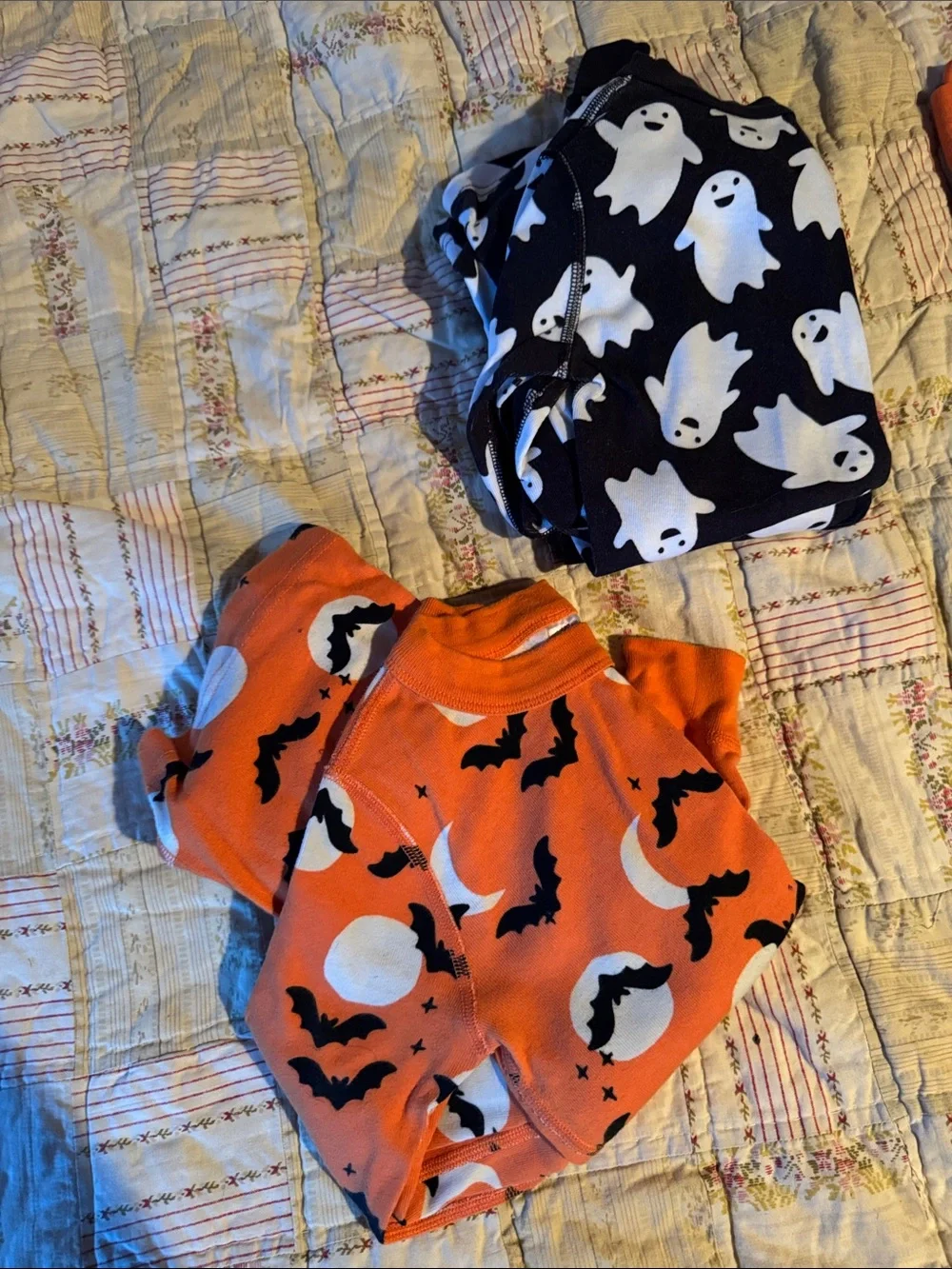 Kids Halloween Ghost & Bat Pajama Set - Orange and Black